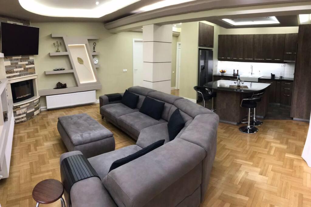 Finer Things Flisvos Beach Condo In Palaio Faliro Atena Exterior foto