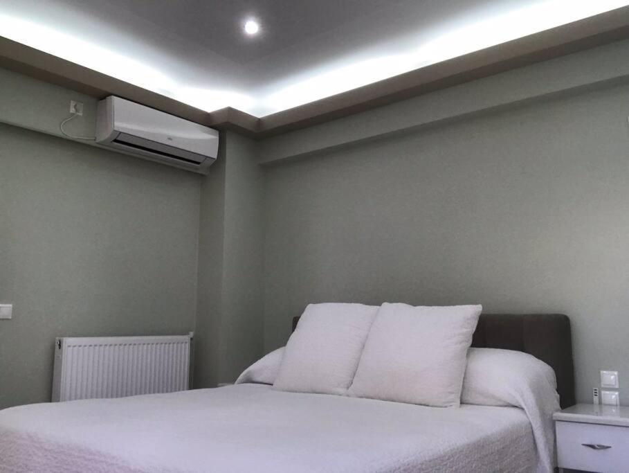 Finer Things Flisvos Beach Condo In Palaio Faliro Atena Exterior foto
